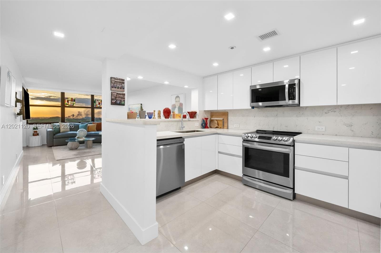 2555 Collins Ave # 1106, Miami Beach, FL 33140 photo 3
