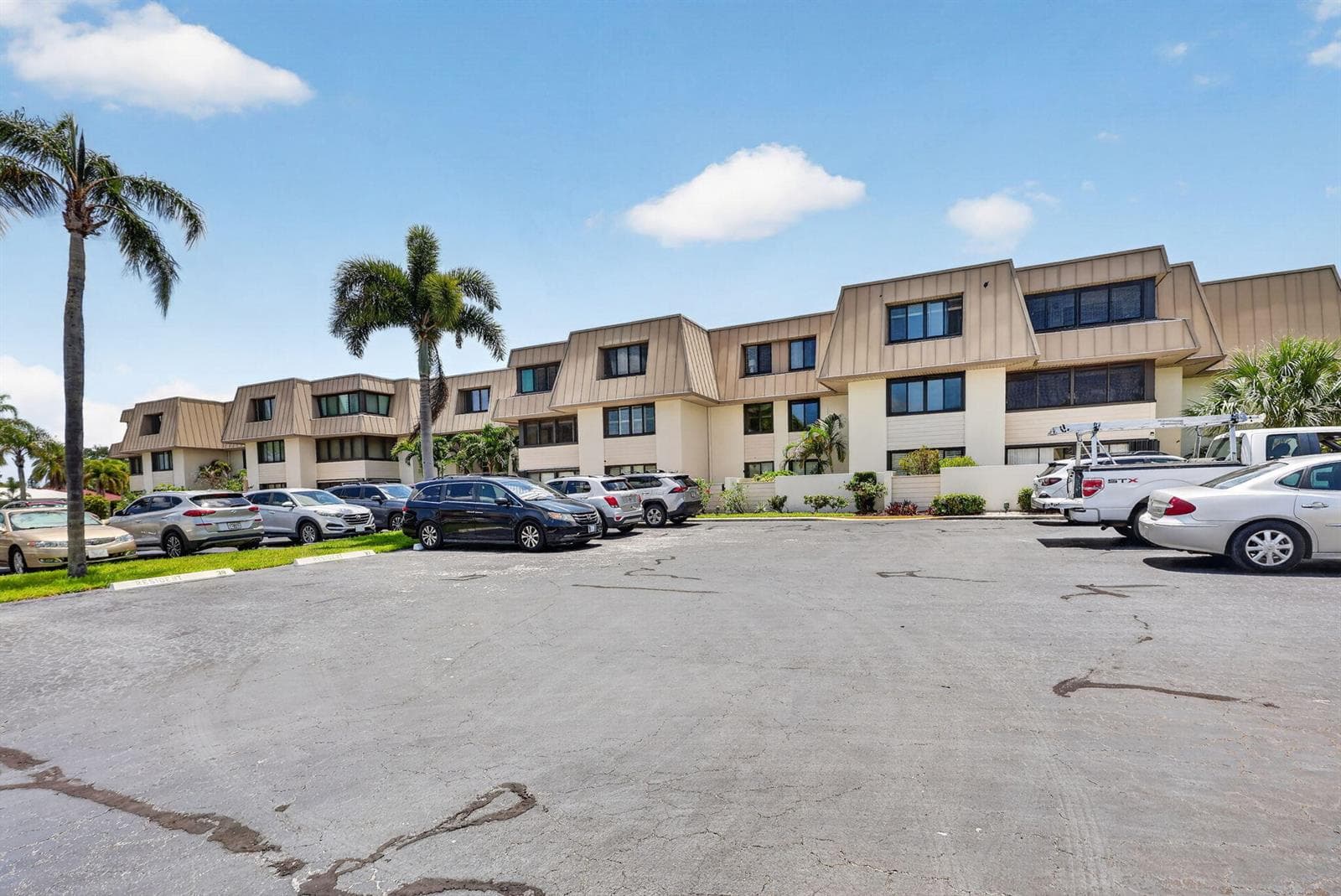 1800 SE Saint Lucie Boulevard # 11-203, Stuart, FL 34996 photo 3