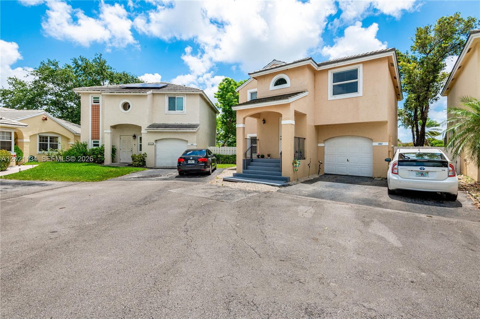 850 NW 98th Ave, Plantation, FL 33324 photo 2