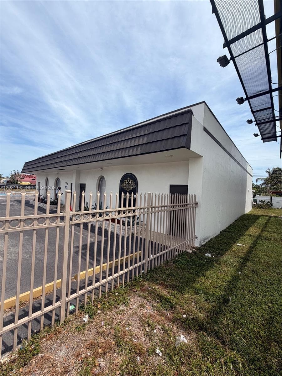 920 NW 119th St, Miami, FL 33168 photo 3