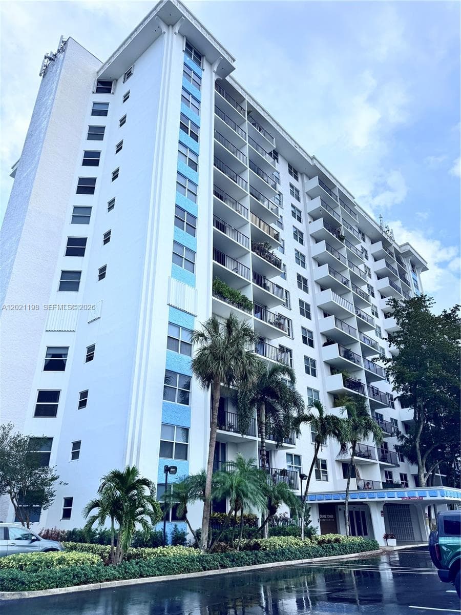 1800 N Andrews Ave # 2E, Fort Lauderdale, FL 33311 photo 3