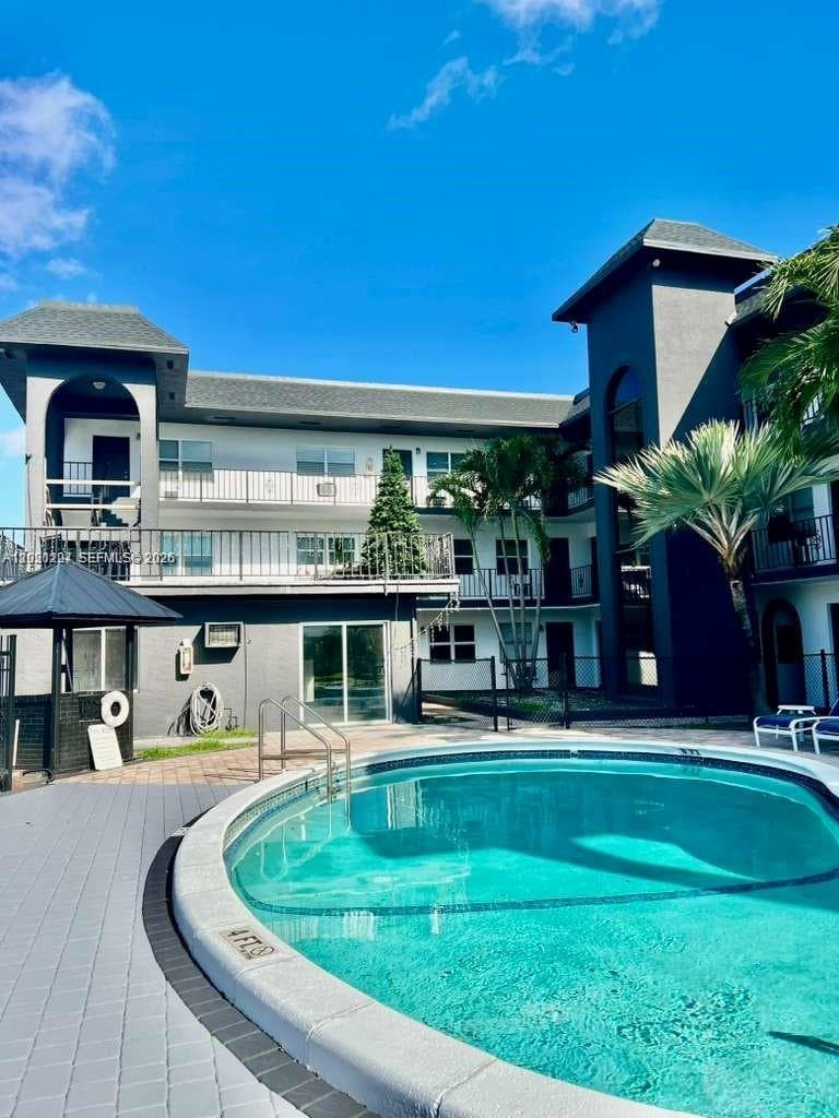 1100 NE 9th Ave # 305, Fort Lauderdale, FL 33304 photo 2