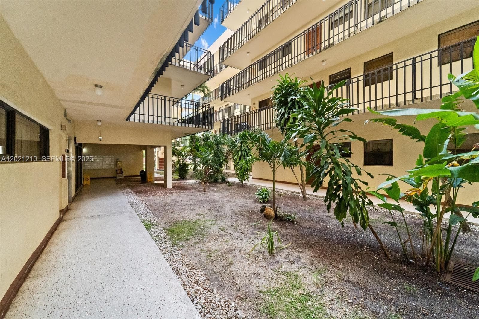 650 NE 149th St # 407A, Miami, FL 33161 photo 3