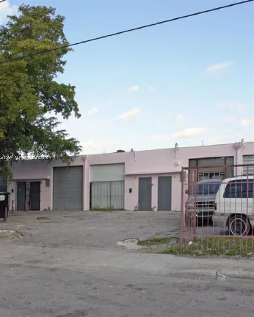 1825 NW 21st St, Miami, FL 33142