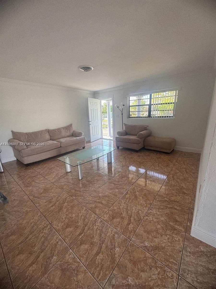 2801 NW 183rd St, Miami Gardens, FL 33056 photo 2