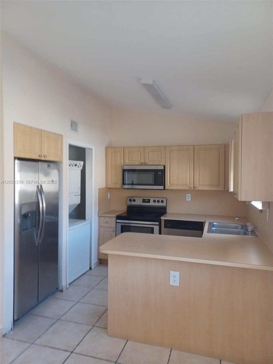 17316 NW 74th Ave # 202, Hialeah, FL 33015 photo 4