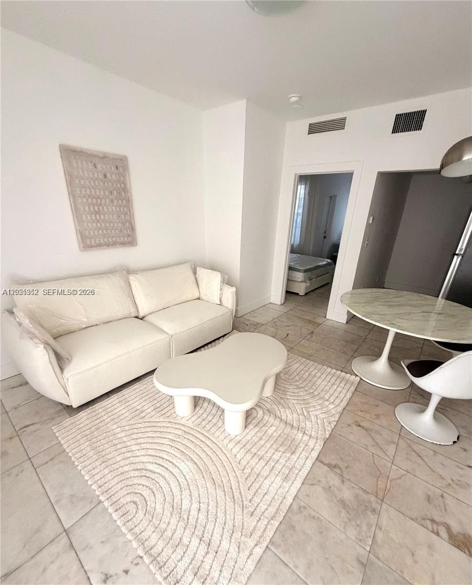 801 8th St # 104, Miami Beach, FL 33139 photo 2
