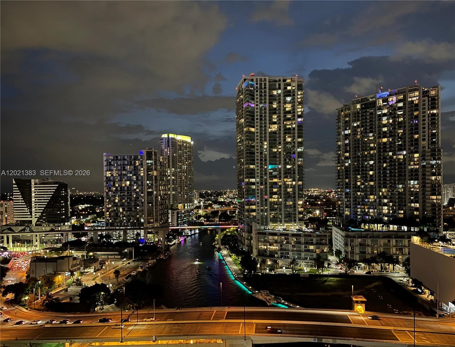 31 SE 5th St # 2307, Miami, FL 33131 photo 2