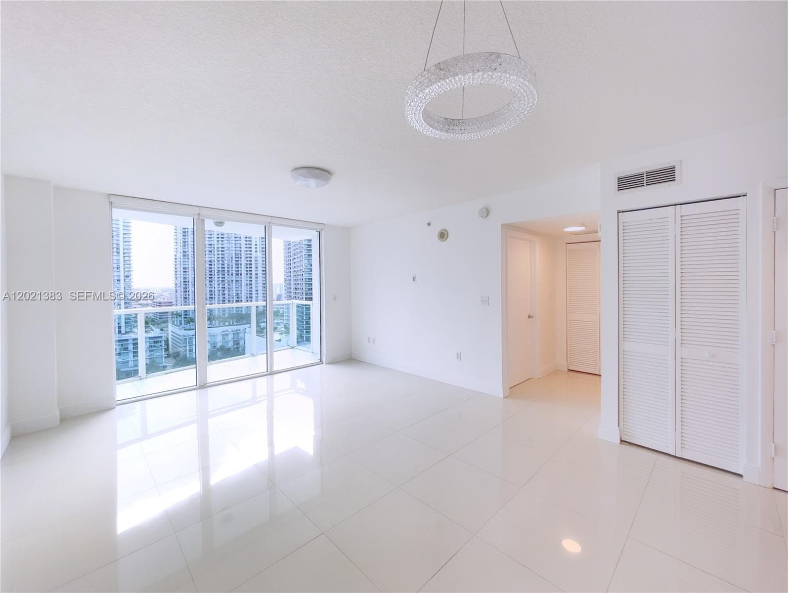 31 SE 5th St # 2307, Miami, FL 33131 photo 3