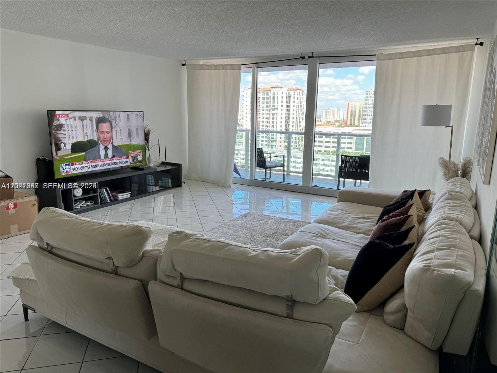 100 Bayview Dr # 1428, Sunny Isles Beach, FL 33160 photo 4