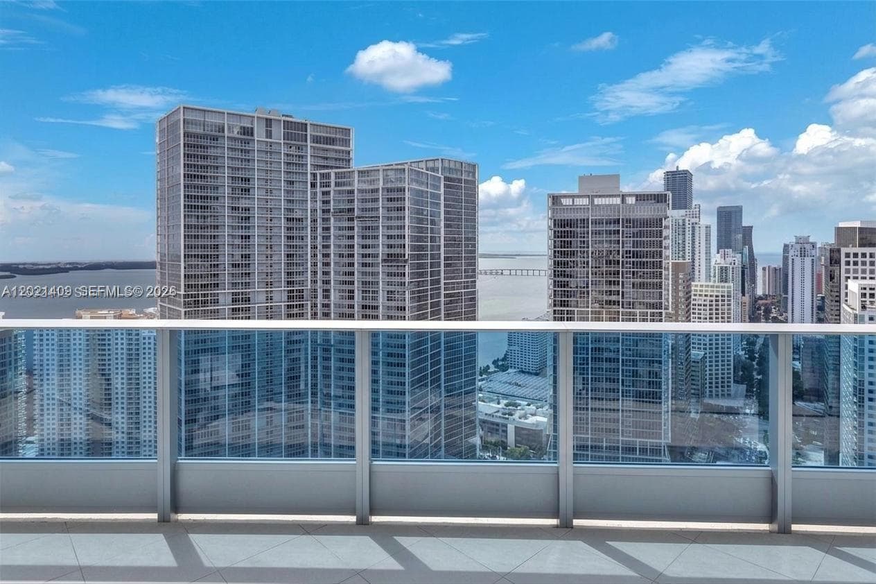 200 Biscayne Boulevard Way # 5004, Miami, FL 33131 photo 3