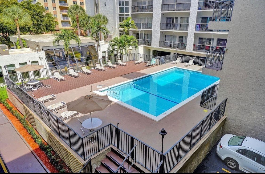 201 178th Dr # 332, Sunny Isles Beach, FL 33160 photo 2