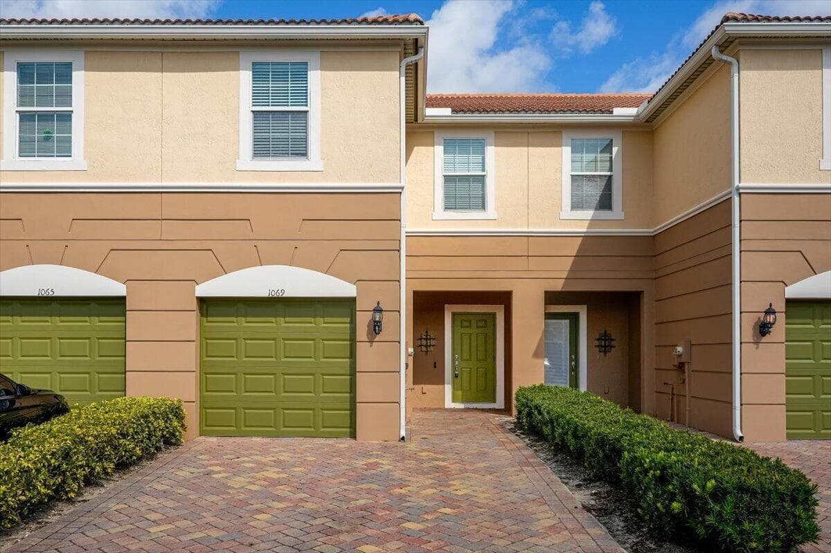 1069 Normandie Way, Vero Beach, FL 32960 photo 2