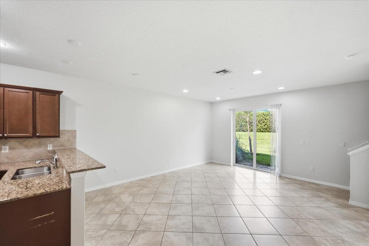 1069 Normandie Way, Vero Beach, FL 32960 photo 3