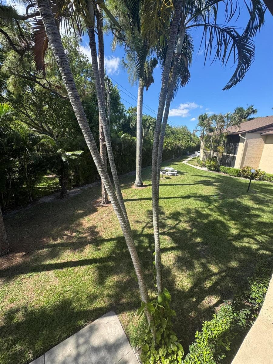435 Pine Glen Lane # C-2, FL 33463 photo 2