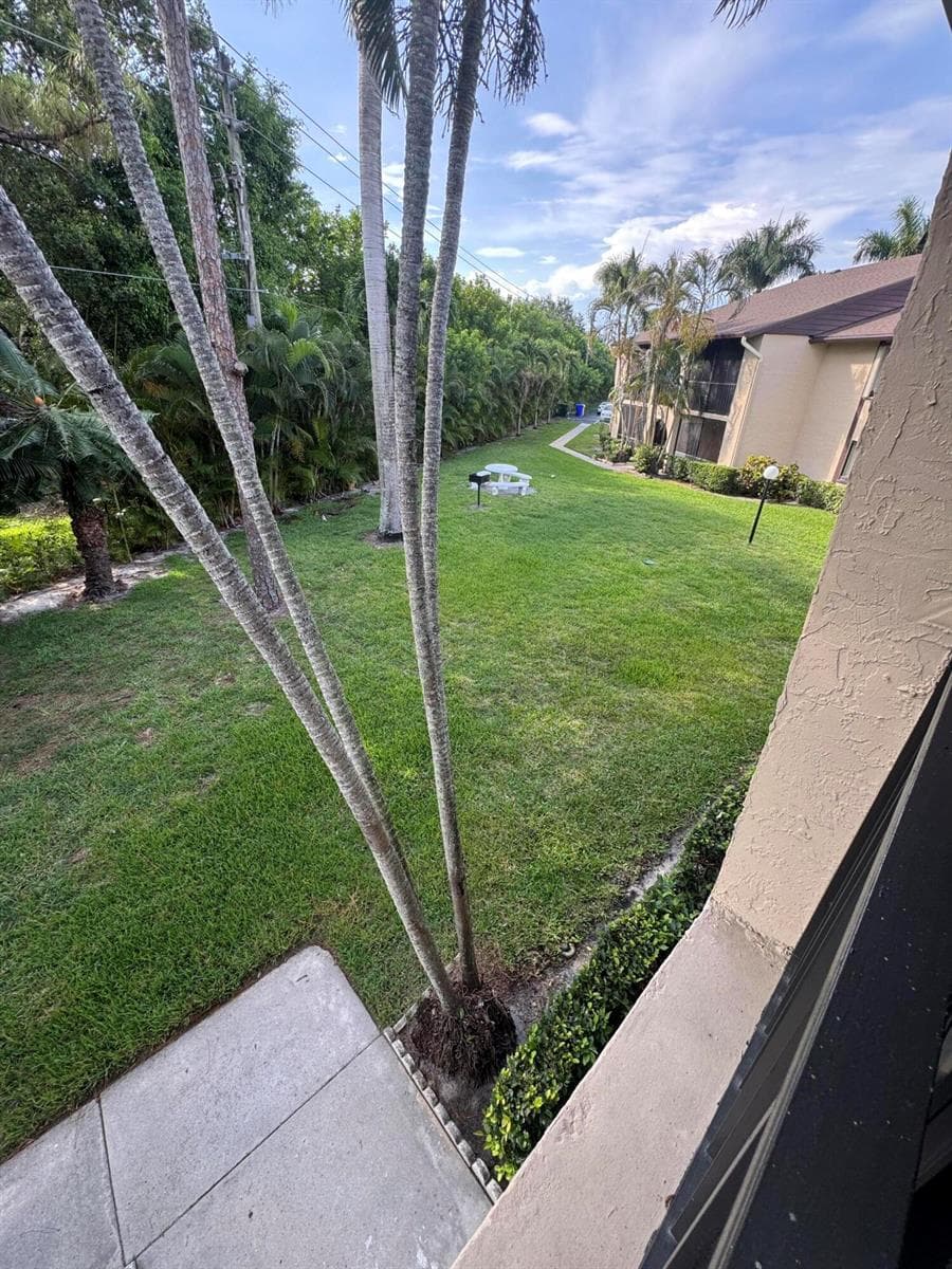 435 Pine Glen Lane # C-2, FL 33463 photo 3