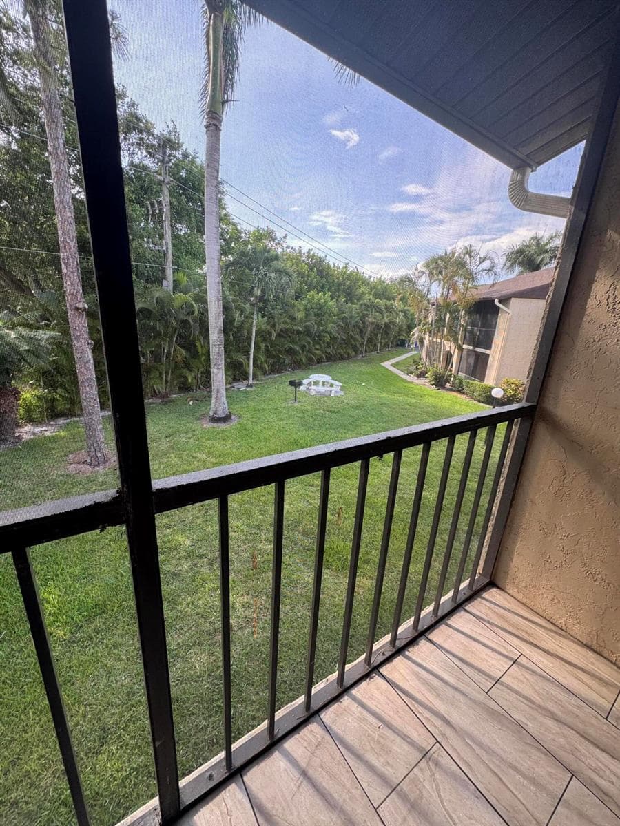 435 Pine Glen Lane # C-2, FL 33463 photo 4
