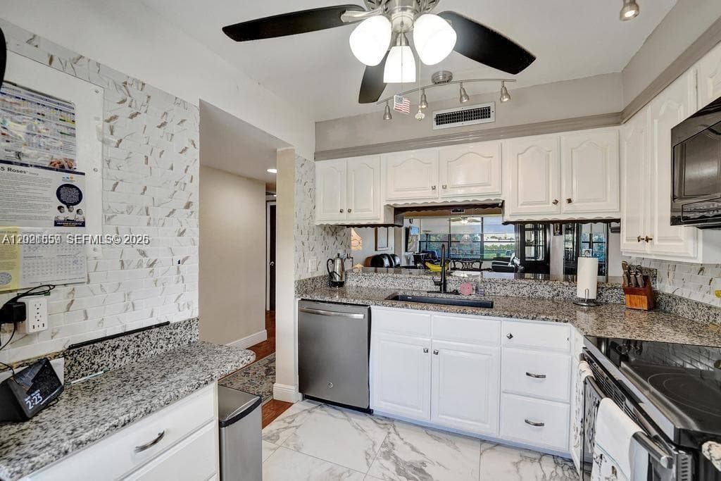 1502 Whitehall Dr # 305, Davie, FL 33324 photo 5