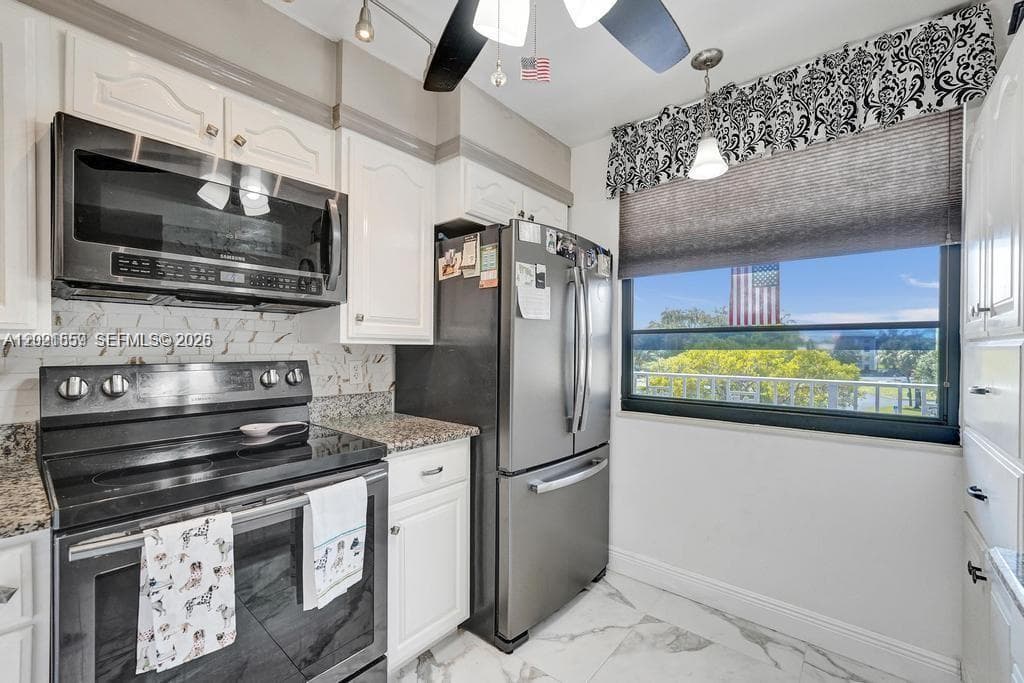 1502 Whitehall Dr # 305, Davie, FL 33324 photo 4