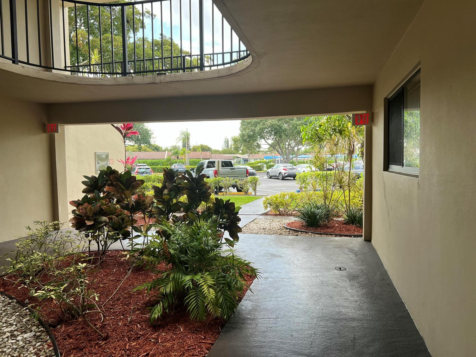 5220 Las Verdes Circle # 101, Delray Beach, FL 33484 photo 5
