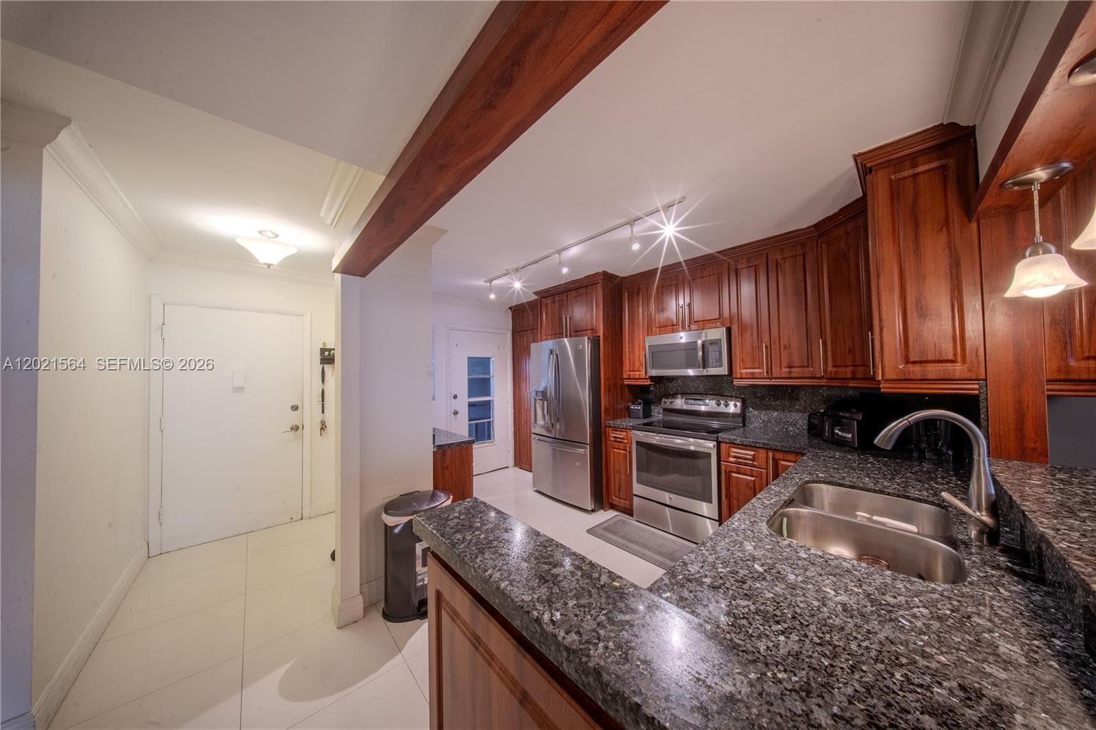 1660 NE 191st St # 410-1, Miami, FL 33179 photo 4