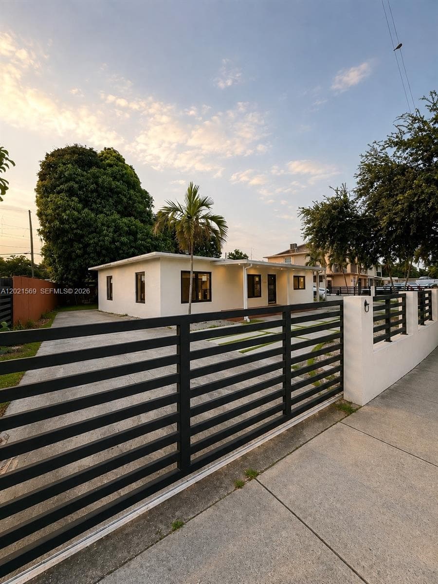 1120 E 6th Ct, Hialeah, FL 33010 photo 3