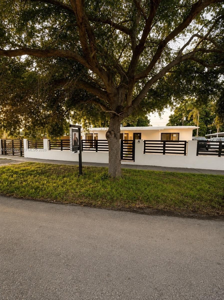 1120 E 6th Ct, Hialeah, FL 33010 photo 5