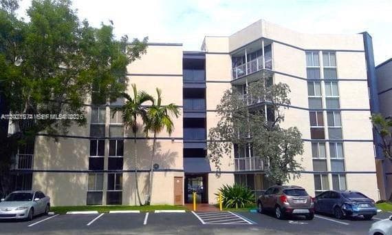 7075 NW 186th St # C207, Hialeah, FL 33015 photo 2