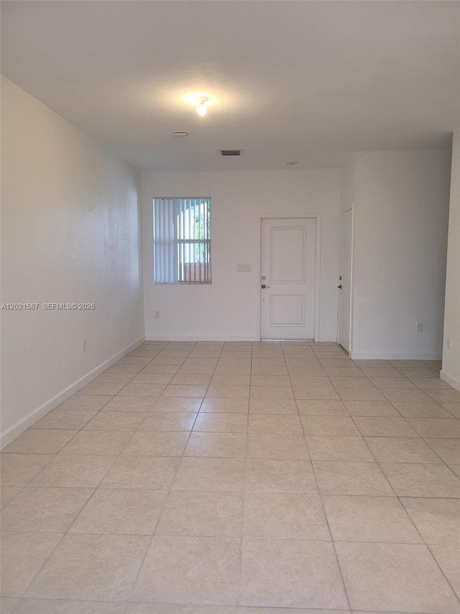 2685 SE 13th St, Homestead, FL 33035 photo 3