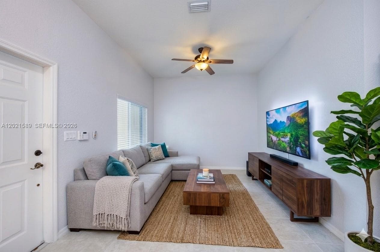 2343 SE 16th Pl, Homestead, FL 33035 photo 3