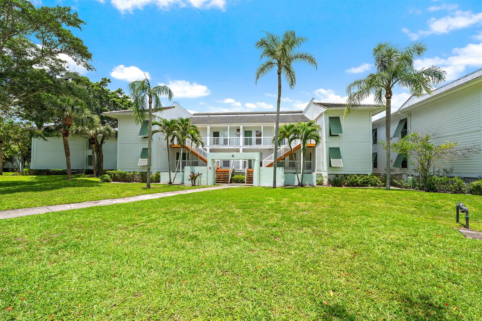 261 Cypress Point Drive, Palm Beach Gardens, FL 33418 photo 5
