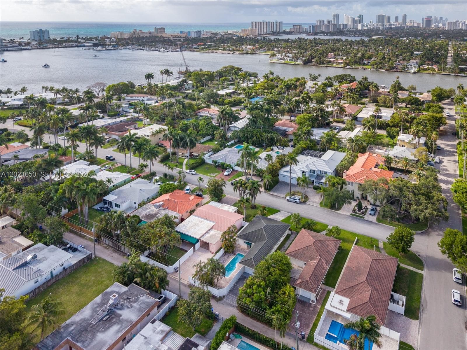 947 Lincoln St, Hollywood, FL 33019 photo 4