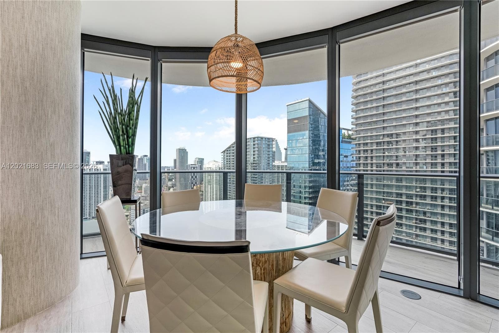 55 SW 9th St # 4001, Miami, FL 33130 photo 3