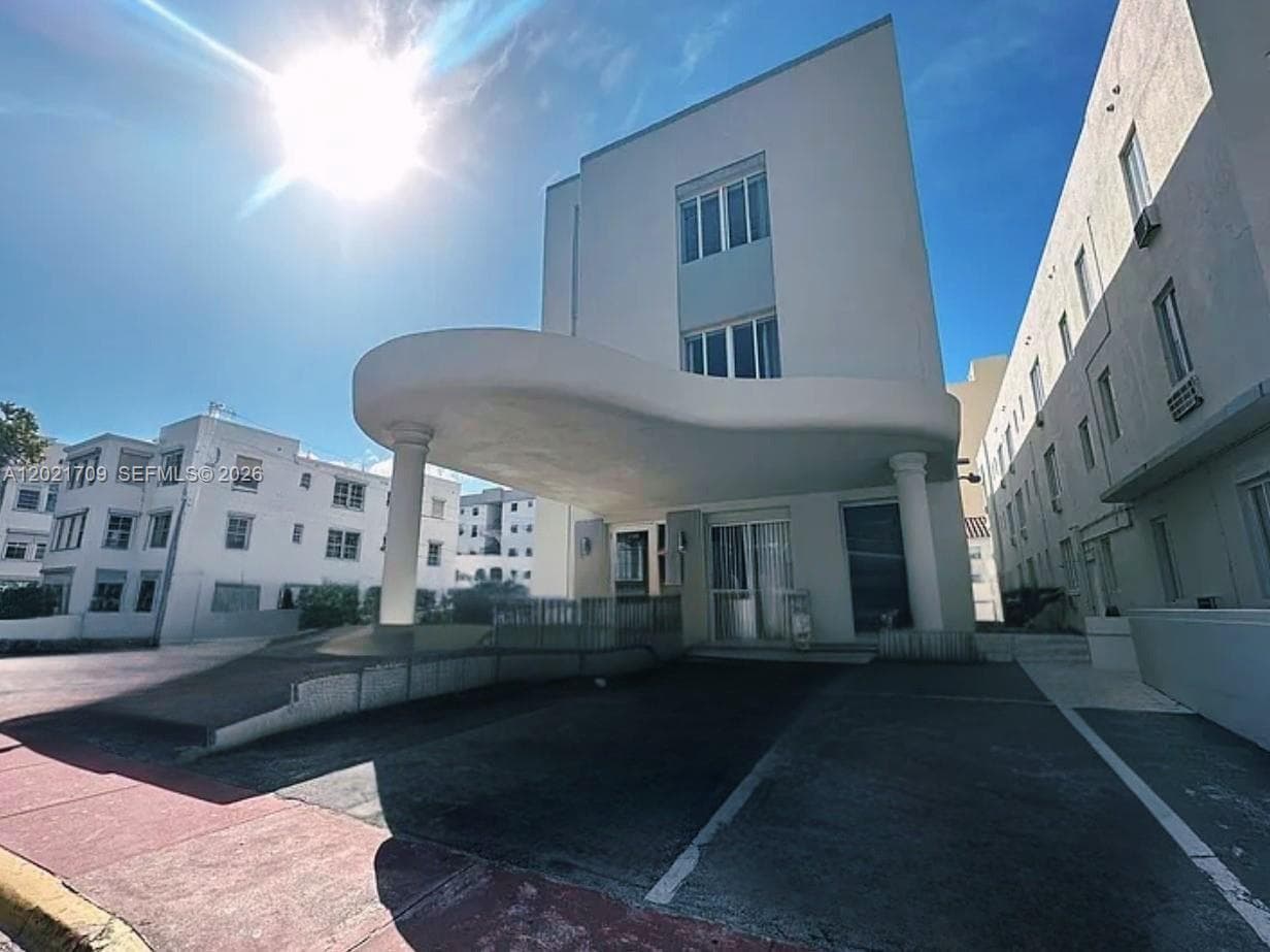3700 Collins Ave # S-306, Miami Beach, FL 33140