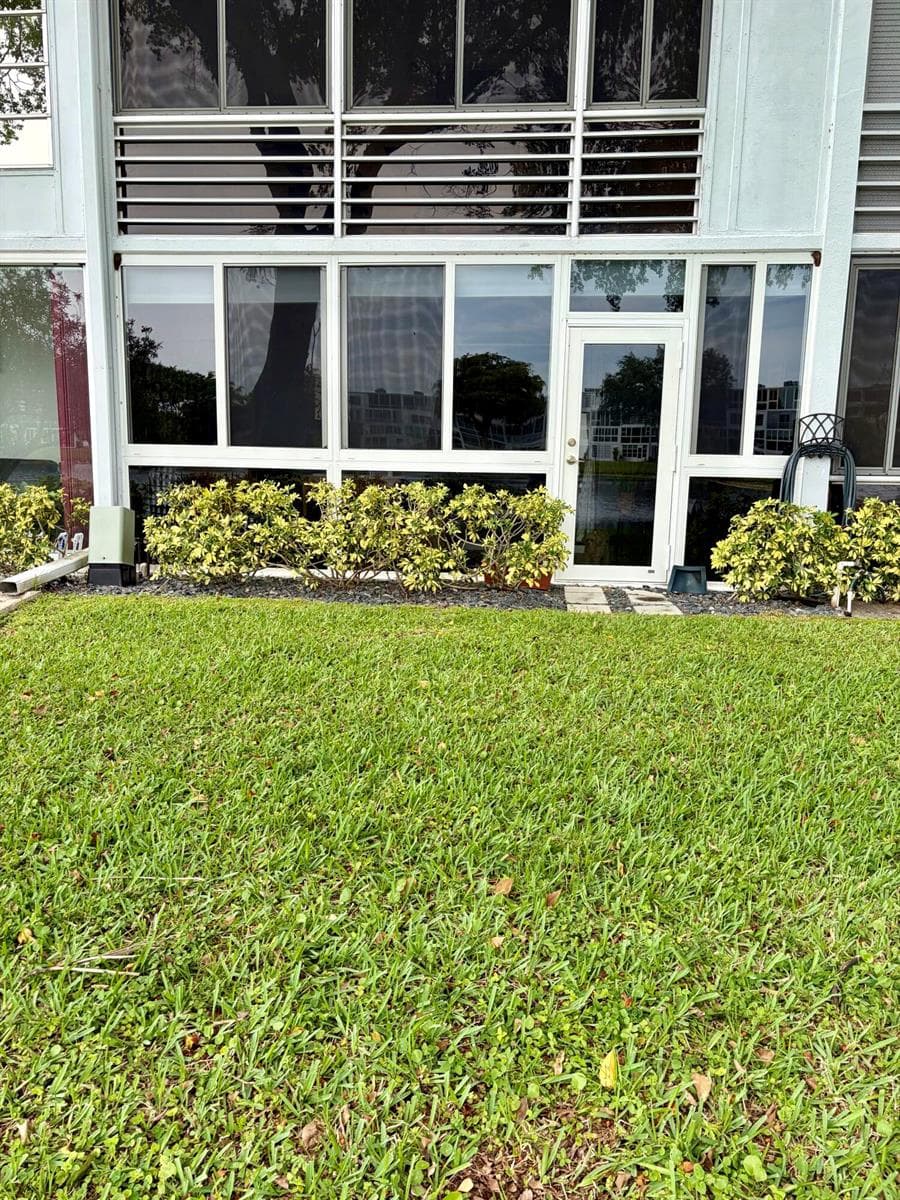 1044 Cambridge C, Deerfield Beach, FL 33442 photo 4