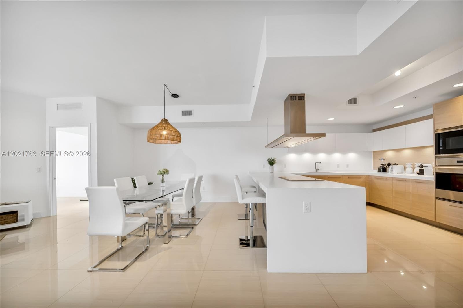 17301 Biscayne Blvd # 907, North Miami Beach, FL 33160 photo 5
