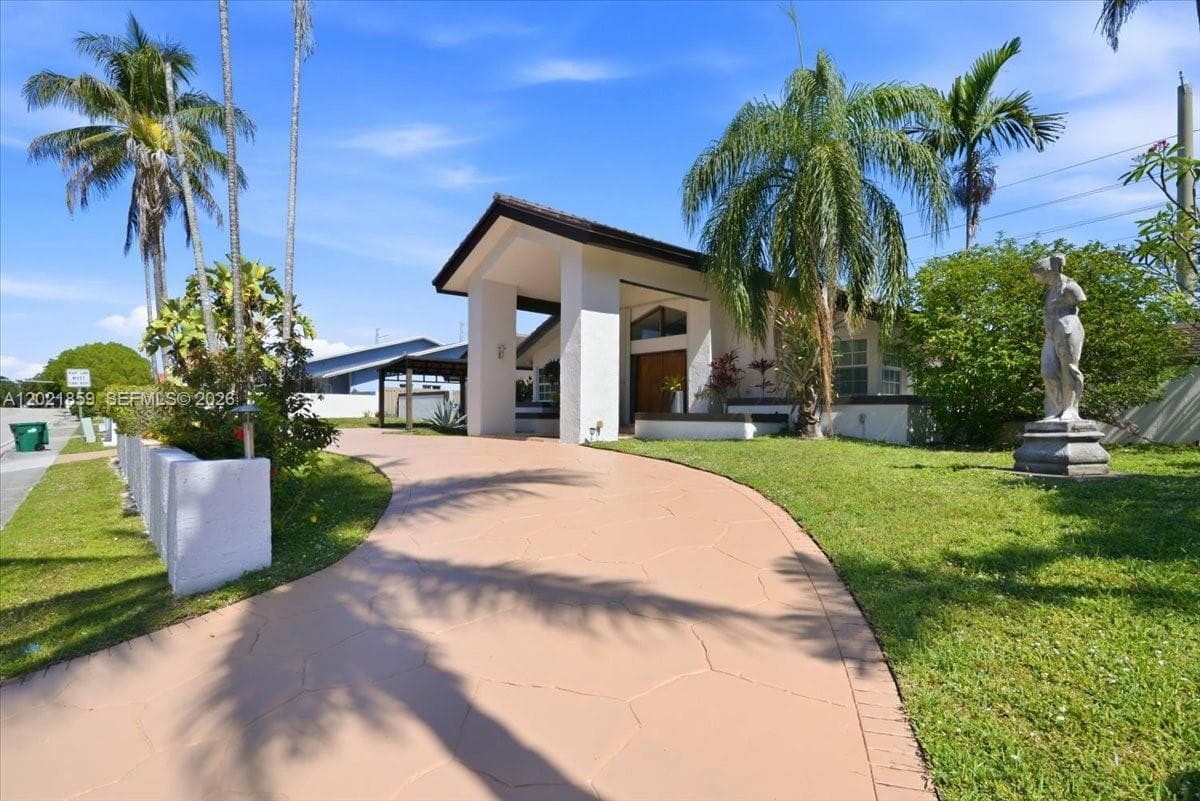 9665 SW 136th St, Miami, FL 33176 photo 2
