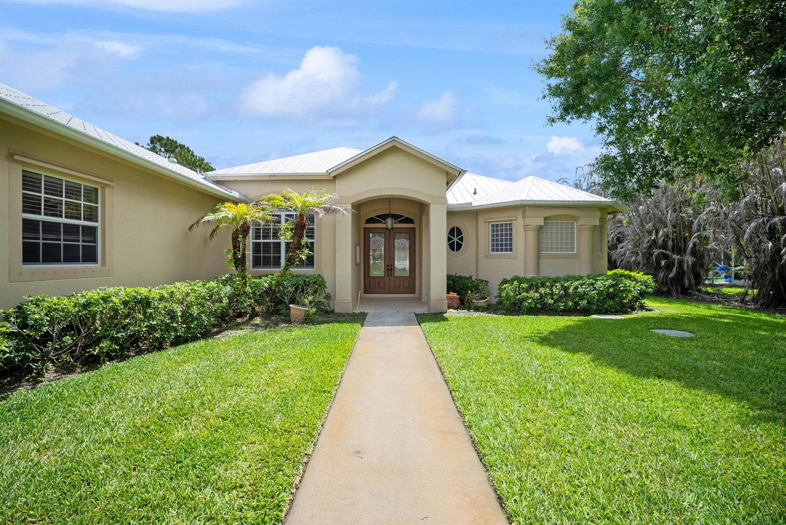 1106 SW Thoreau Court, Palm City, FL 34990 photo 2