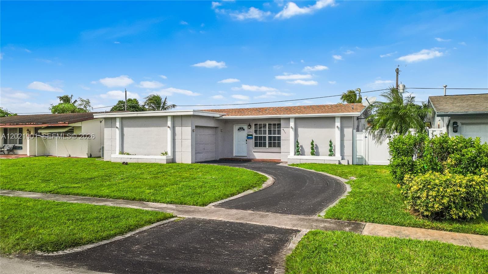 8531 NW 25th St, Sunrise, FL 33322 photo 2