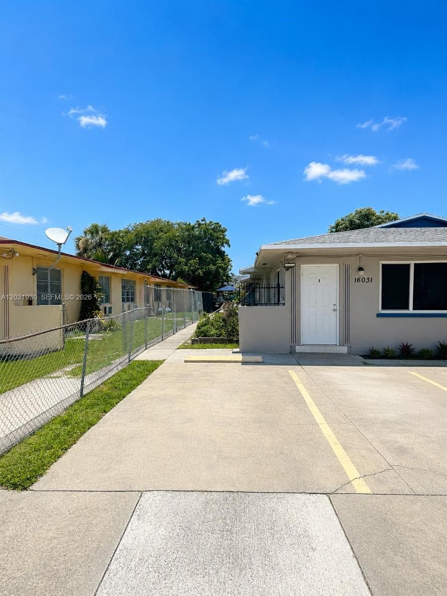 16031 NE 19th Pl, North Miami Beach, FL 33162 photo 2