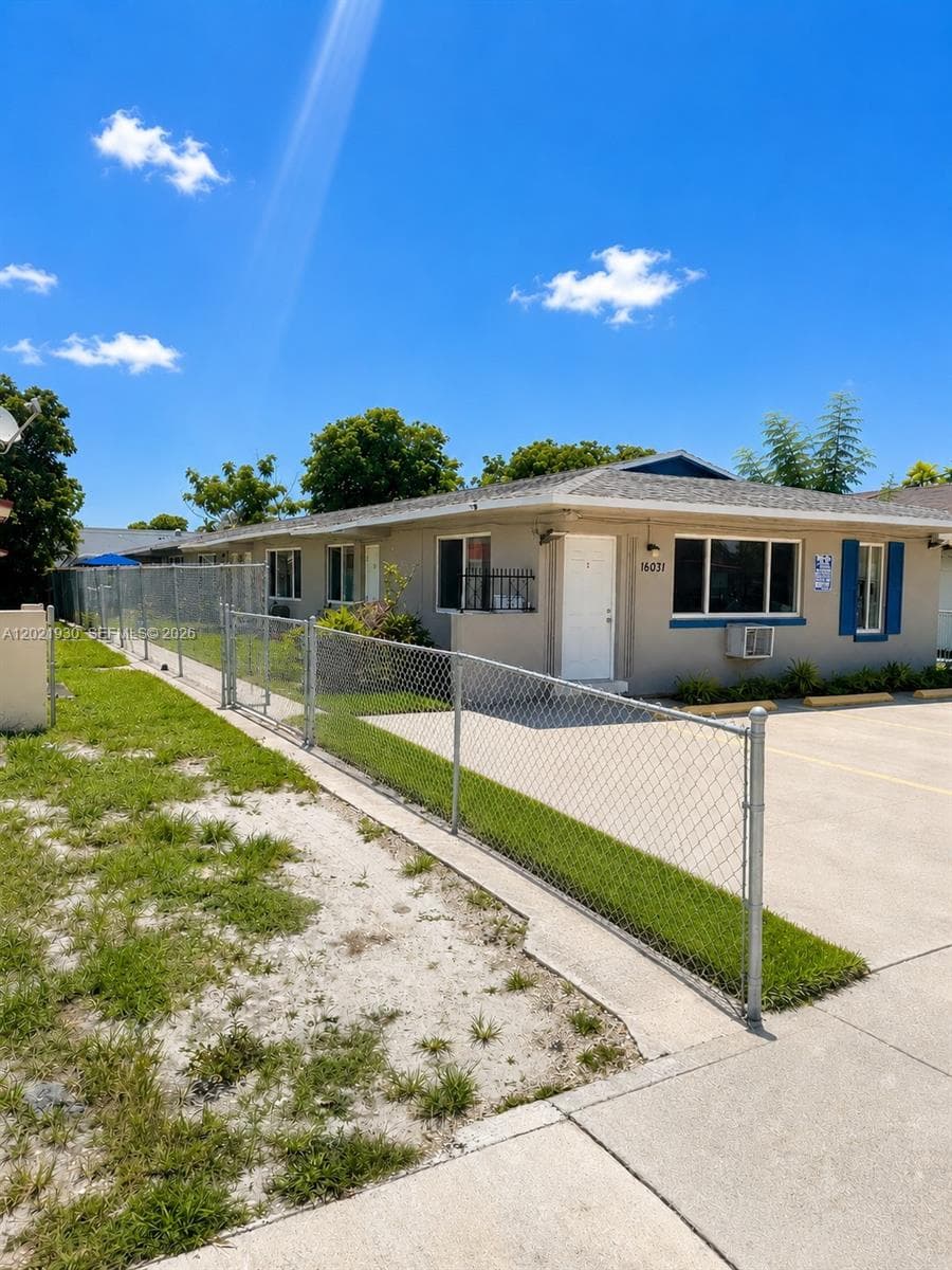 16031 NE 19th Pl, North Miami Beach, FL 33162 photo 4