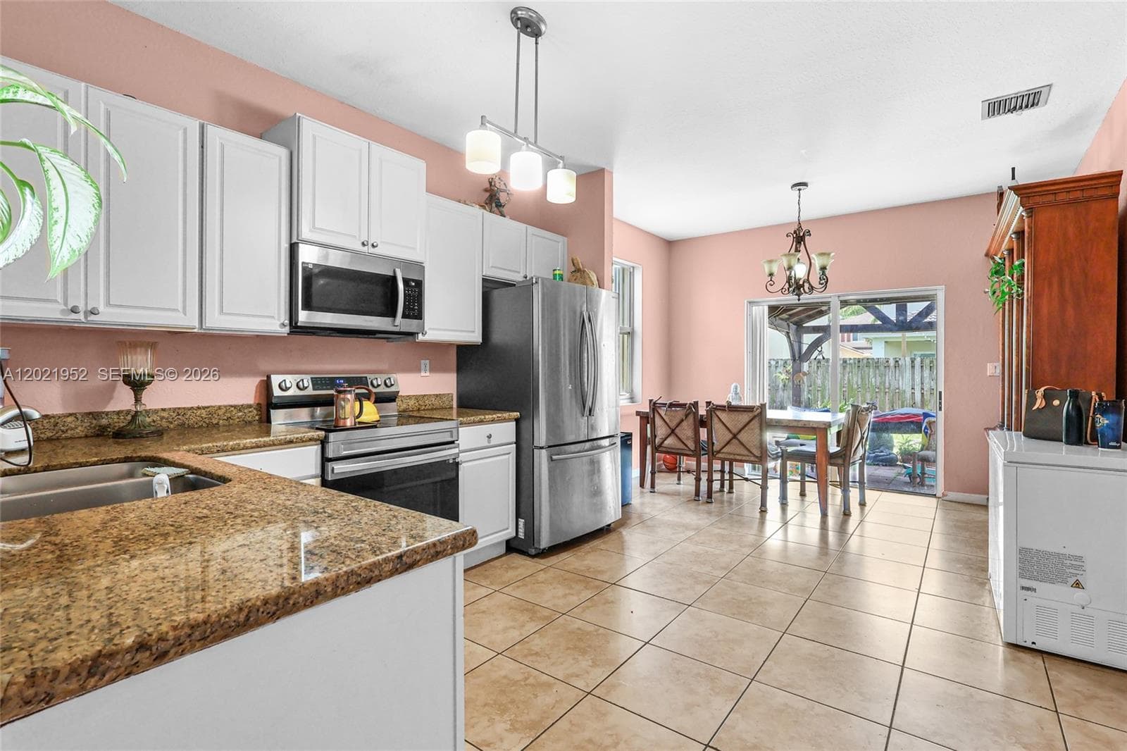 8956 SW 215th Ter, Cutler Bay, FL 33189 photo 5
