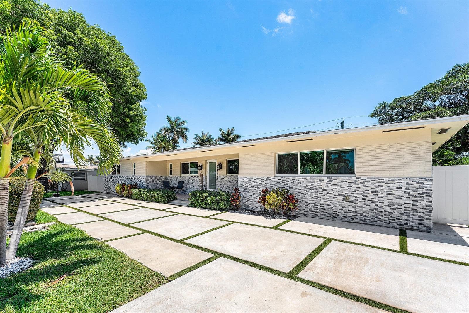 214 SE 5th Street, Dania Beach, FL 33004 photo 4