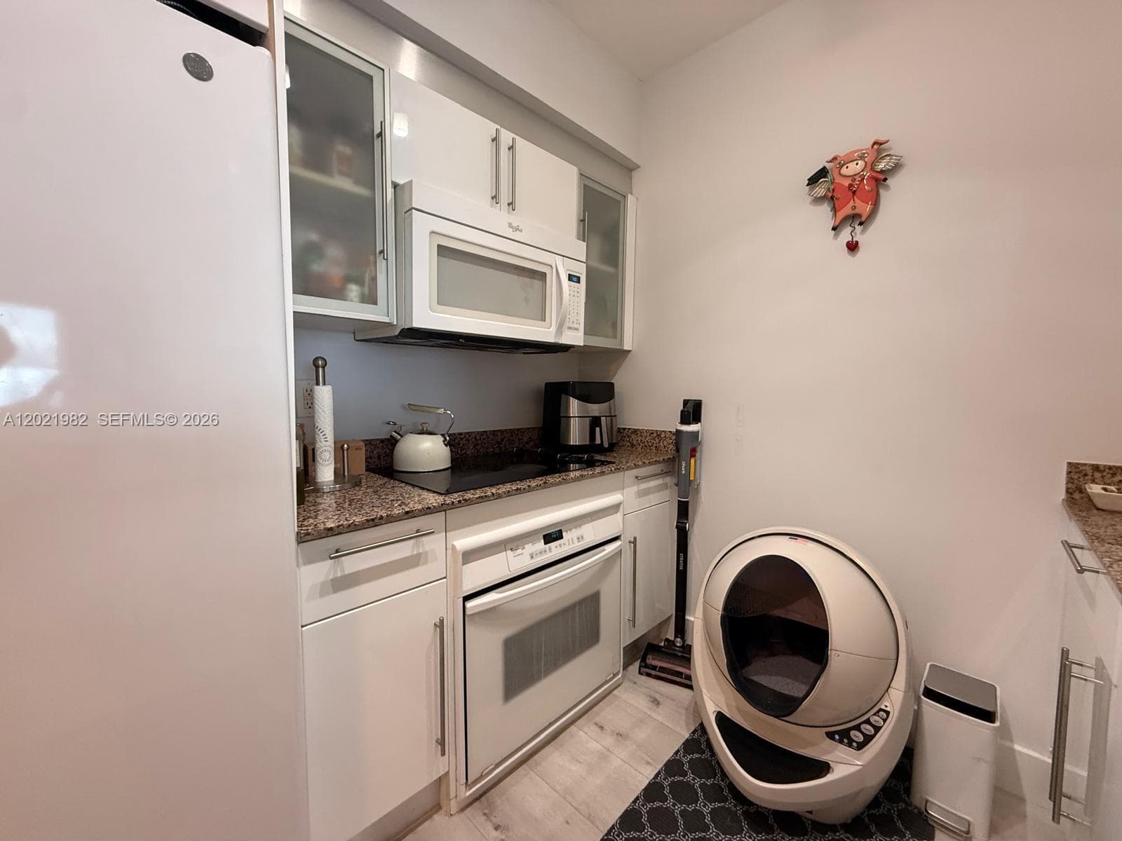 325 S Biscayne Blvd # 2024, Miami, FL 33131 photo 2
