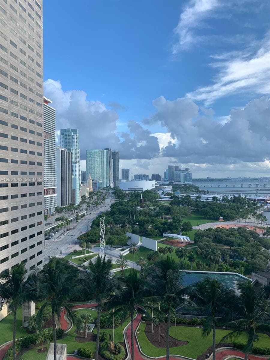 325 S Biscayne Blvd # 2024, Miami, FL 33131 photo 5