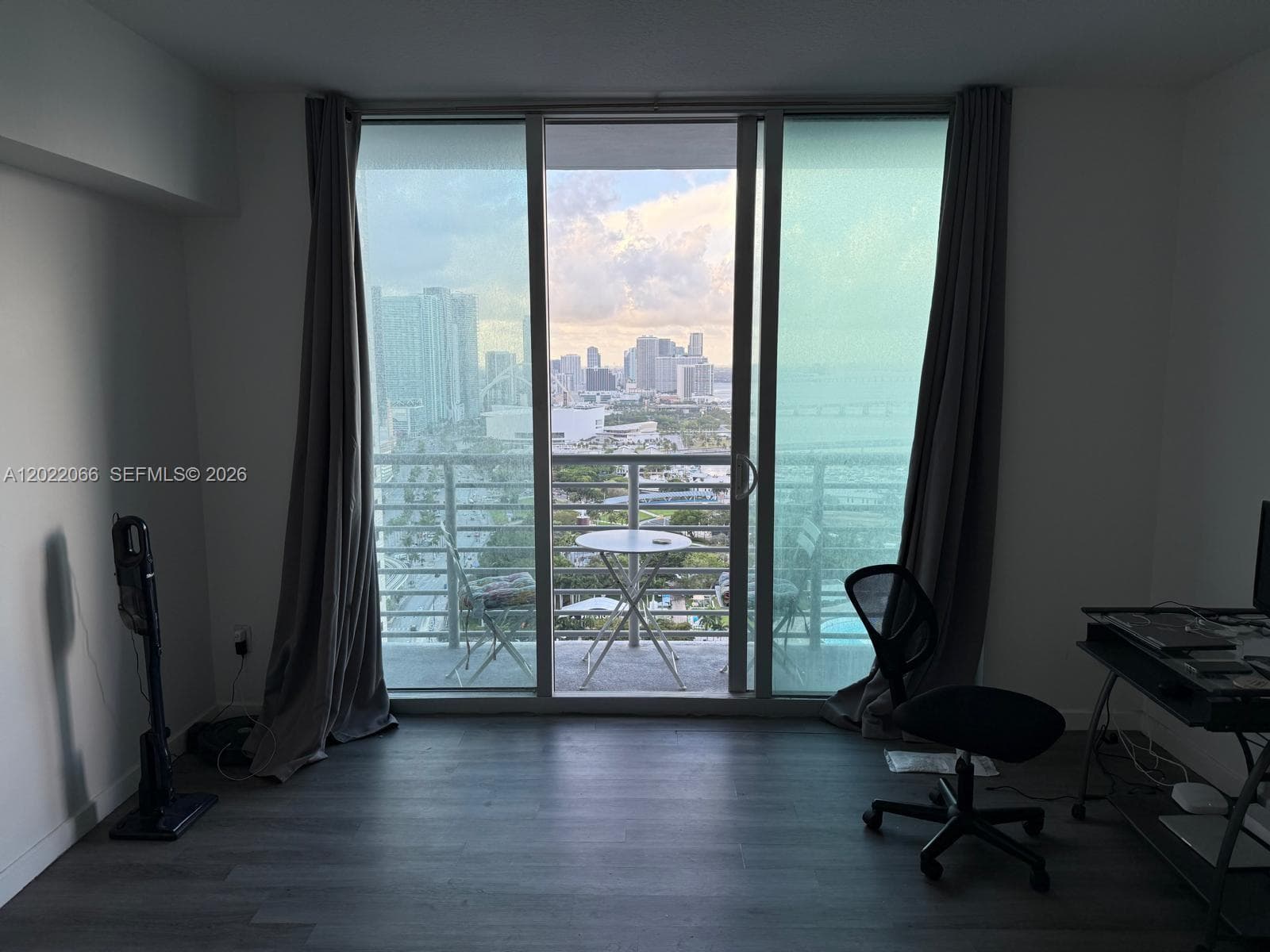 325 S Biscayne Blvd # 3620, Miami, FL 33131 photo 4