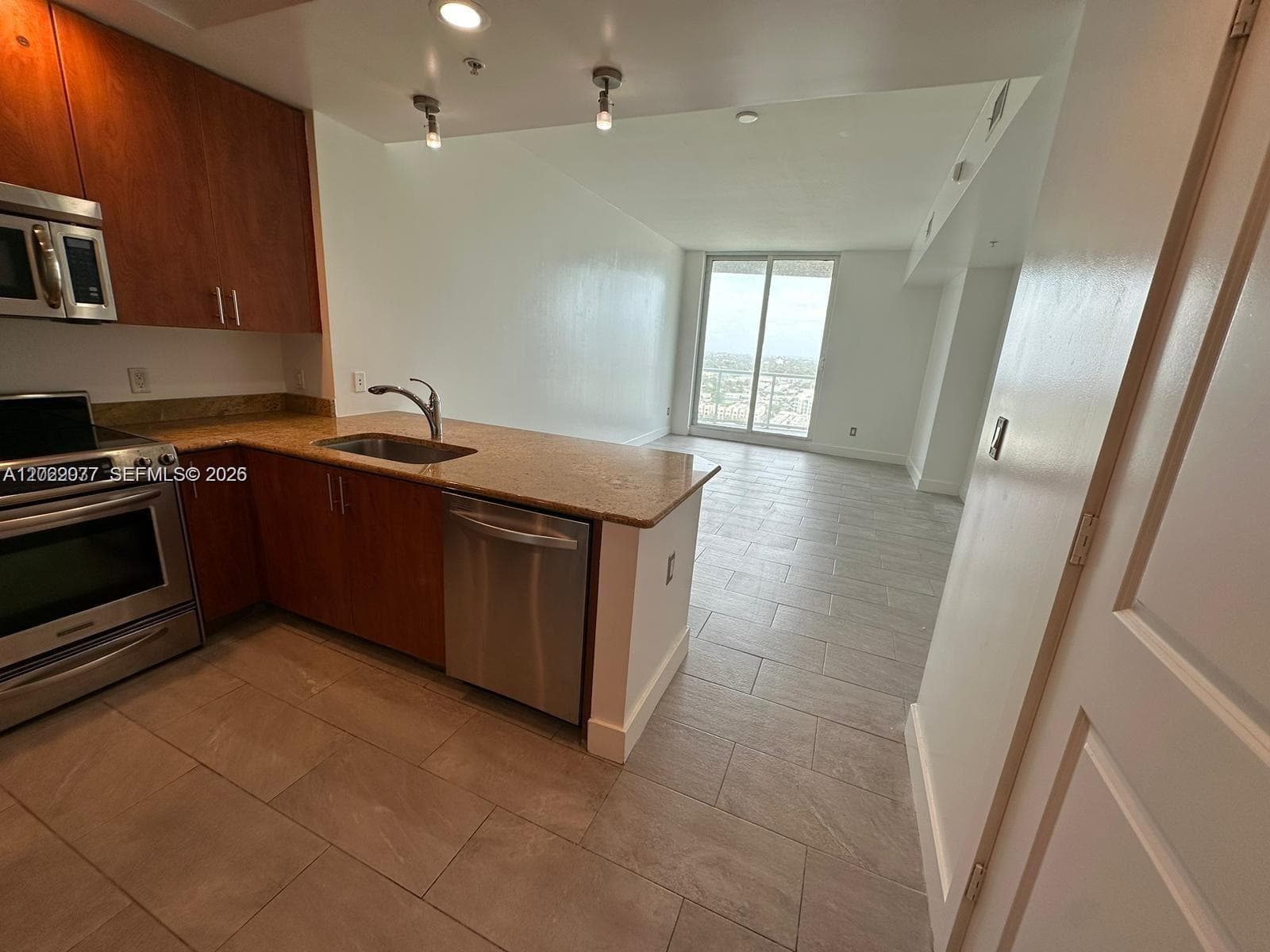 315 NE 3rd Ave # 2009, Fort Lauderdale, FL 33301 photo 2