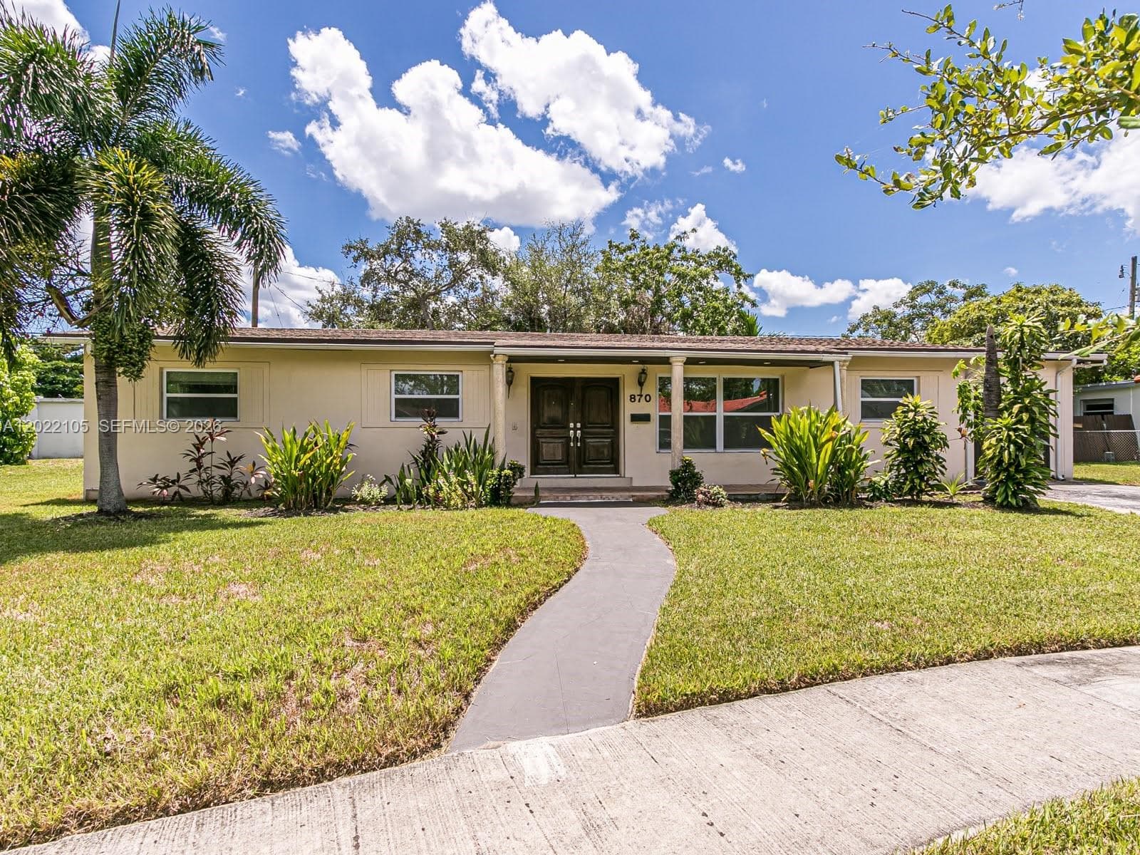 870 NE 182nd St, North Miami Beach, FL 33162 photo 2