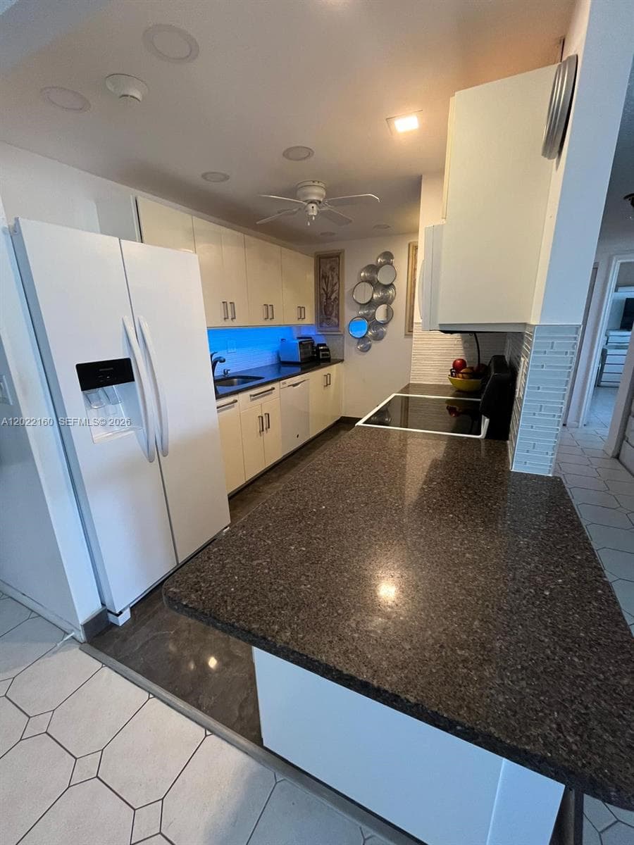 211 S Ocean Dr # 204, Hollywood, FL 33019 photo 2