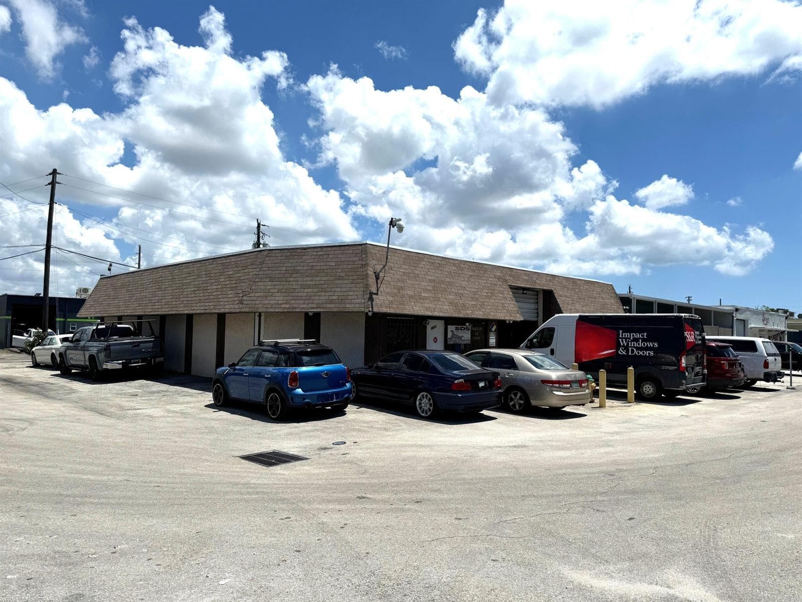 2355 NW 30th Street, Oakland Park, FL 33311